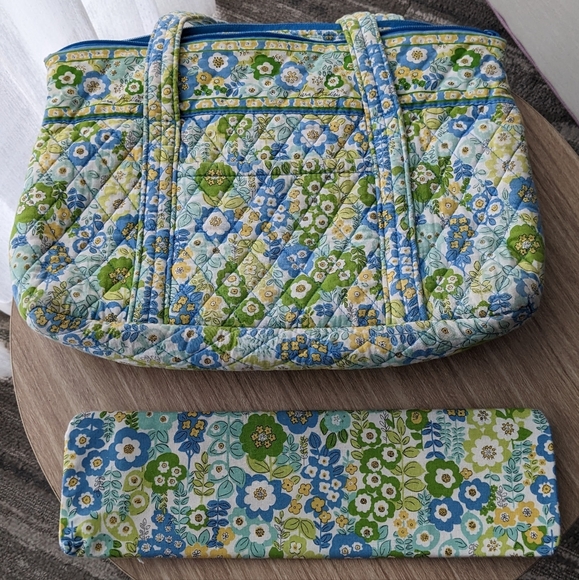 Vera Bradley English Meadow RETIRED PATTERN Green Blue Yellow Purse/ Handbag - Picture 4 of 8